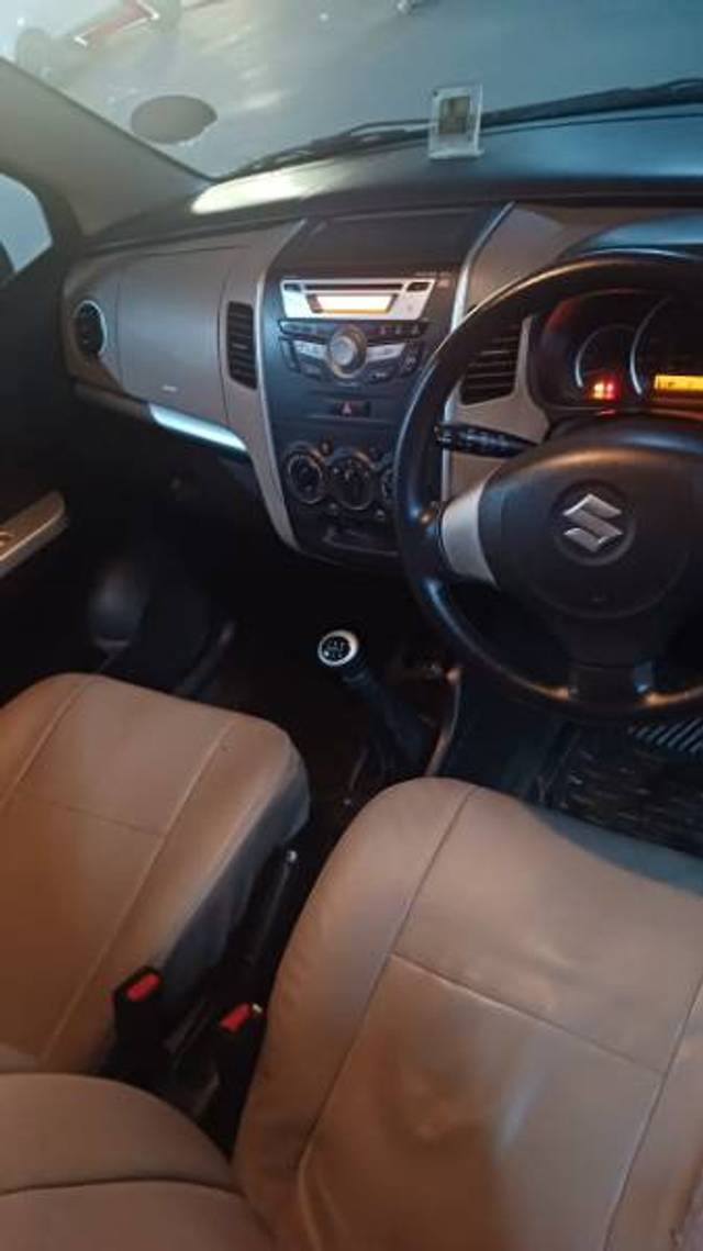 https://images10.gaadi.com/usedgaadi-sellcar/UsedCar/e5a785c6a/2f312652-f743-4a60-8e82-139ab73432d9.jpeg?imwidth=6402