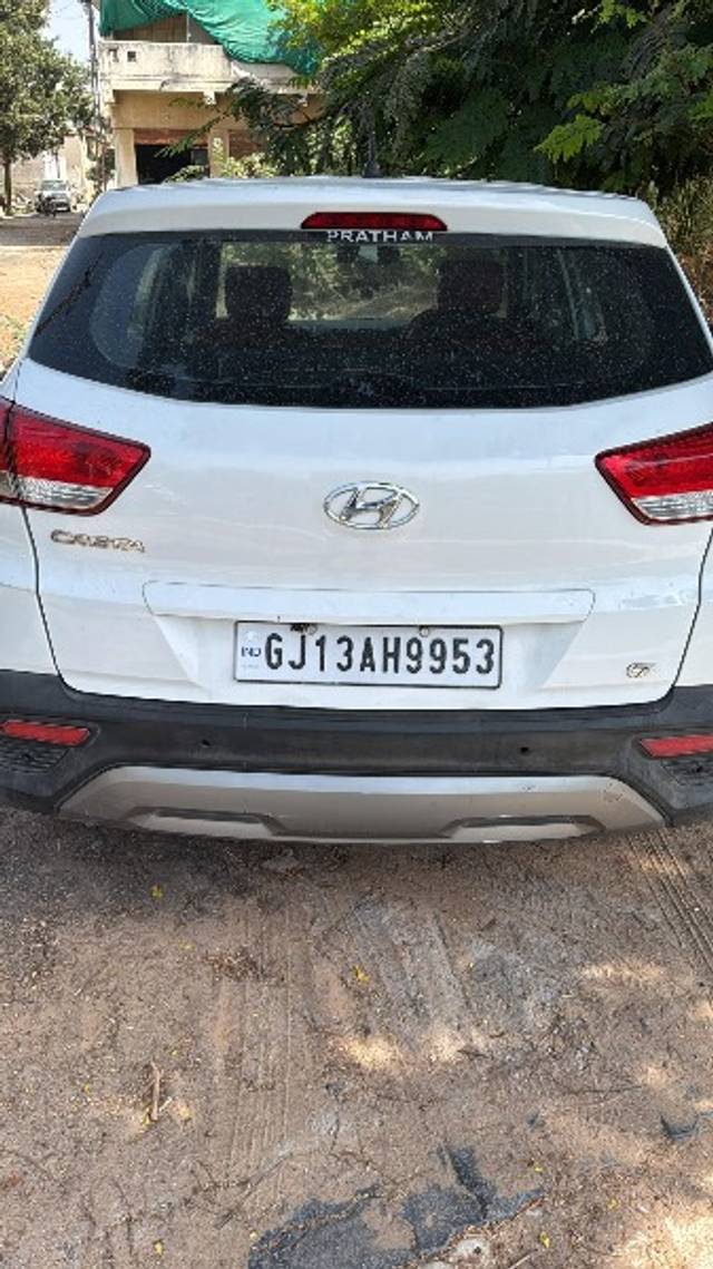 https://images10.gaadi.com/usedgaadi-sellcar/UsedCar/e5a7b6dca/e29cba05-2891-4418-8715-77e6d9d5d651.jpeg?imwidth=6402