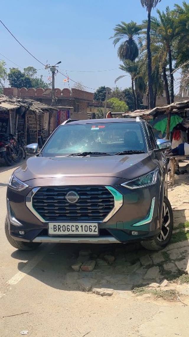 https://images10.gaadi.com/usedgaadi-sellcar/UsedCar/e5a81e13a/0e44576c-b763-4058-b9cb-0bfdd7a2ff6a.jpeg?imwidth=6400