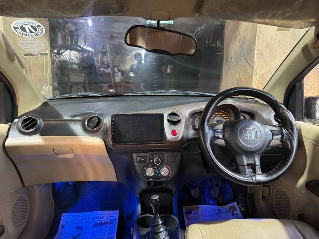 https://images10.gaadi.com/usedgaadi-sellcar/UsedCar/e5a83706a/6aea3a9d-6ad7-4f40-a1e5-f6a63089ece5.jpg?imwidth=6401
