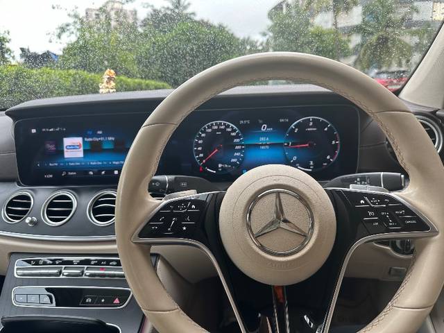 https://images10.gaadi.com/usedgaadi-sellcar/UsedCar/e5a8383fa/ca79ce80-3786-4c85-8894-a224e111780a.jpeg?imwidth=6401