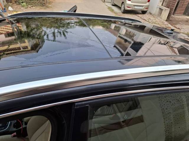 https://images10.gaadi.com/usedgaadi-sellcar/UsedCar/e5a89879a/2688e919-b492-4d3a-a476-77ffb61b9102.jpg?imwidth=6402