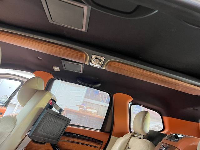 https://images10.gaadi.com/usedgaadi-sellcar/UsedCar/e5a8de73a/fe1e3da7-308a-4816-b0b2-0faa2b2a5a31.jpeg?imwidth=6402