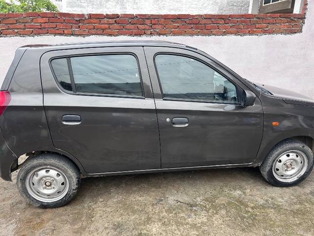 https://images10.gaadi.com/usedgaadi-sellcar/UsedCar/e5a8e964a/867b21b1-a5e3-4915-953e-9ae70f497e58.jpeg?imwidth=6401