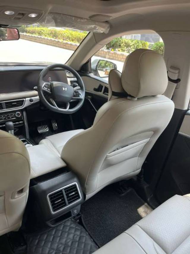 https://images10.gaadi.com/usedgaadi-sellcar/UsedCar/e5a937c2a/190873c6-a5e8-4217-8c2d-02c694ddc164.jpeg?imwidth=6402