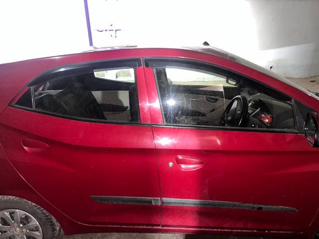 https://images10.gaadi.com/usedgaadi-sellcar/UsedCar/e5a95608a/158ffb55-8cc4-44a4-9895-840ec85af5b6.jpeg?imwidth=6401