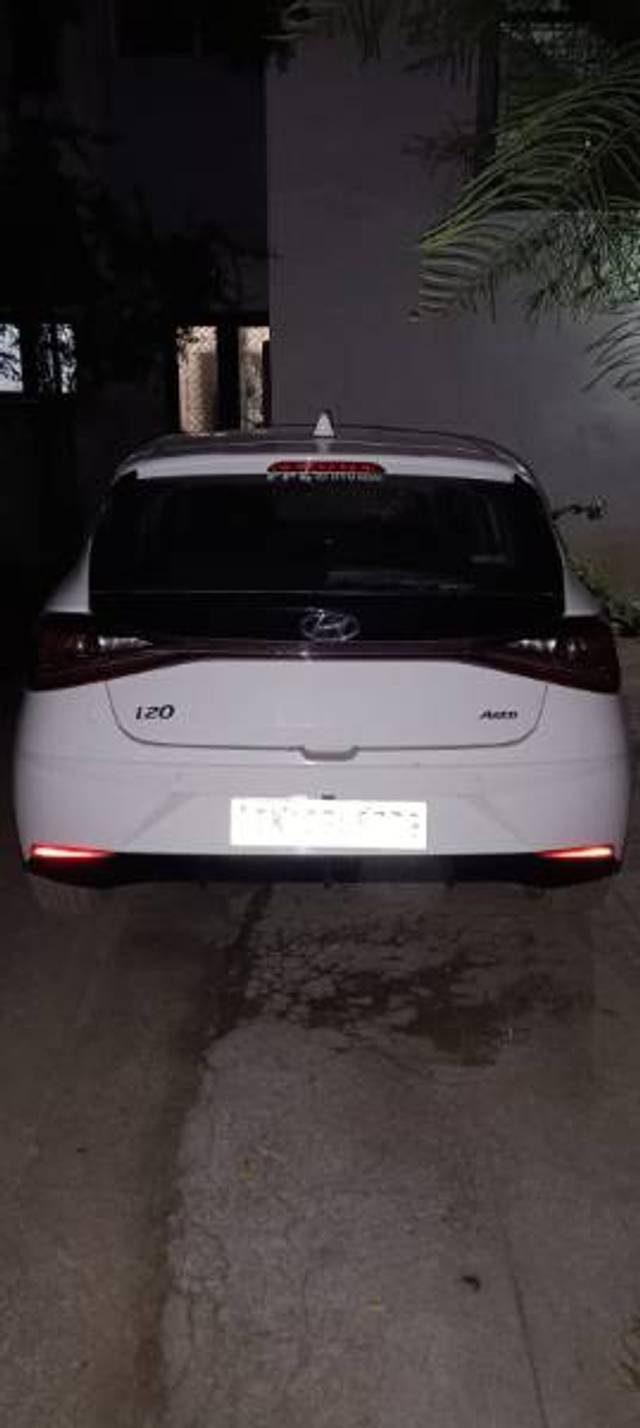 https://images10.gaadi.com/usedgaadi-sellcar/UsedCar/e5a9e522a/d0d31d26-a3fa-4e87-bf56-a8e9aa4e3b32.jpg?imwidth=6401