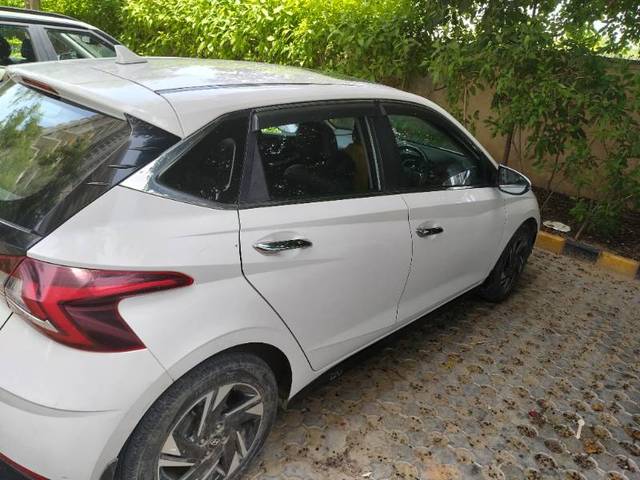 https://images10.gaadi.com/usedgaadi-sellcar/UsedCar/e5aa70d3a/18f9d8a0-3285-4a61-8152-7d217d9ecc78.jpeg?imwidth=6401