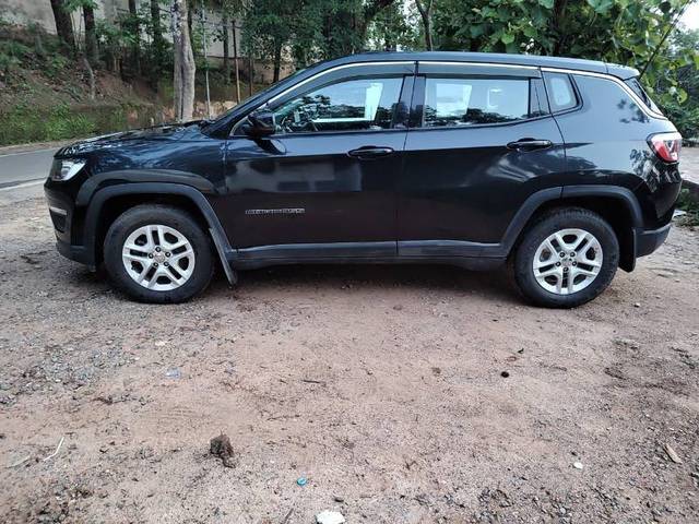 https://images10.gaadi.com/usedgaadi-sellcar/UsedCar/e5aaa51ea/fe98d7d7-d55c-48ff-93ab-afe31f0ad8c5.jpeg?imwidth=6401