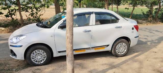https://images10.gaadi.com/usedgaadi-sellcar/UsedCar/e5aab696a/26fec98c-6c58-4b98-9515-acfe0401e123.jpg?imwidth=6401