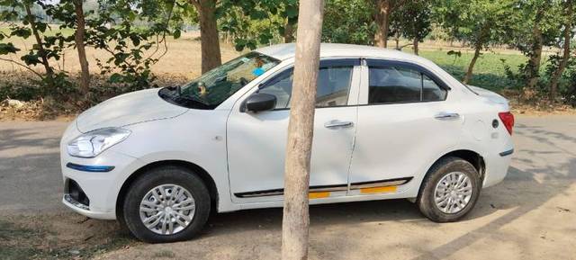 https://images10.gaadi.com/usedgaadi-sellcar/UsedCar/e5aab696a/c9c5bde5-688c-44e2-a637-e37bd5848275.jpg?imwidth=6402