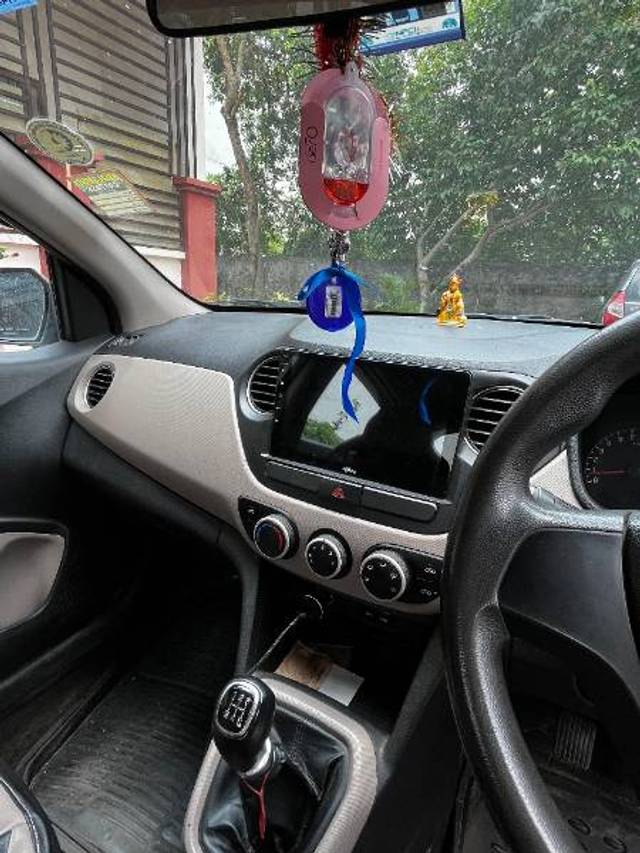 https://images10.gaadi.com/usedgaadi-sellcar/UsedCar/e5ab2935a/10ce4885-37f0-490e-9603-900294979b06.jpg?imwidth=6402