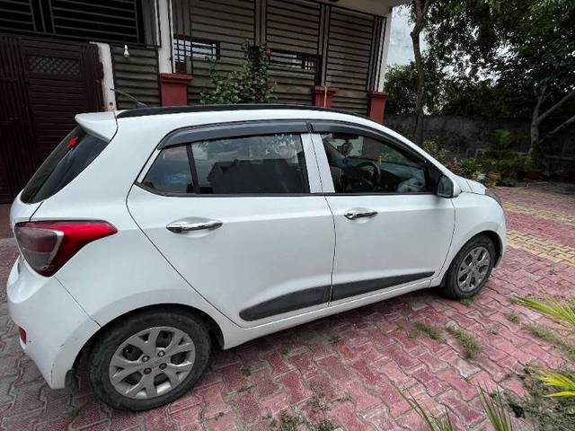 https://images10.gaadi.com/usedgaadi-sellcar/UsedCar/e5ab2935a/d34263f4-4b34-4a54-b3c5-d6f8148ea8d5.jpg?imwidth=6401