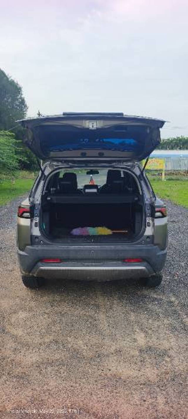 https://images10.gaadi.com/usedgaadi-sellcar/UsedCar/e5ab2987a/ba87892a-3fa8-489f-9aaf-3e56de3f0e7e.jpg?imwidth=6401