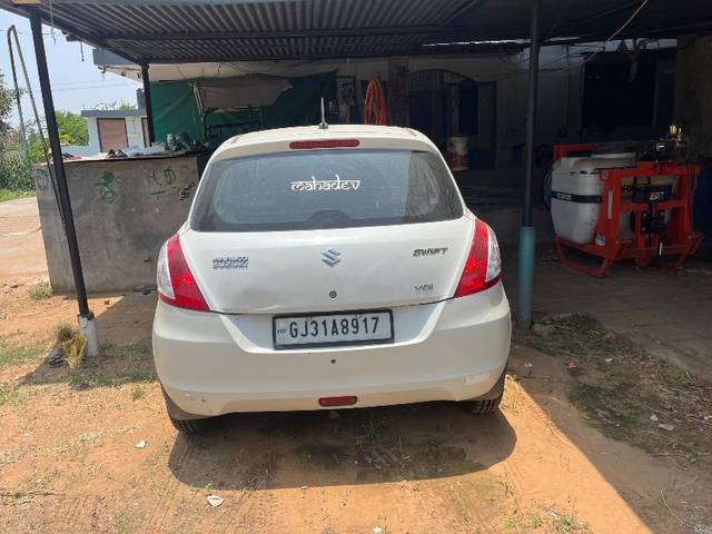 https://images10.gaadi.com/usedgaadi-sellcar/UsedCar/e5ab7a6ea/0147f031-1eb5-45d7-8c23-02572f21079f.jpeg?imwidth=6402
