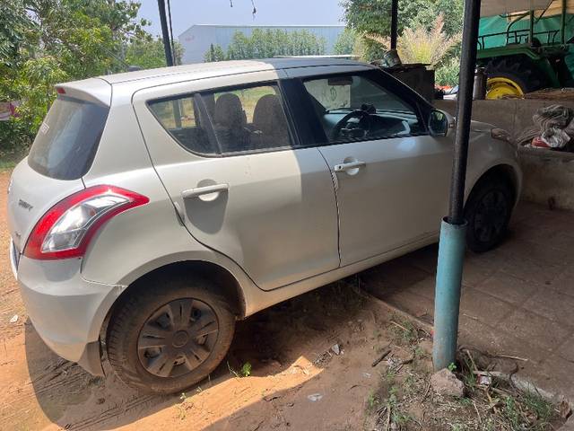 https://images10.gaadi.com/usedgaadi-sellcar/UsedCar/e5ab7a6ea/2338a66b-4fb0-46d5-aaee-4d99dfeab4b8.jpeg?imwidth=6401