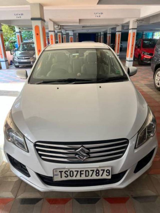 https://images10.gaadi.com/usedgaadi-sellcar/UsedCar/e5ab8a30a/dd653942-b7b5-490e-b12b-6c7462ecfd40.jpg?imwidth=6400