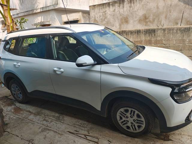 https://images10.gaadi.com/usedgaadi-sellcar/UsedCar/e5ab93e3a/3273466f-26fe-42ab-8e3e-e7ac7d767943.jpeg?imwidth=6400