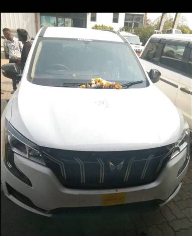 https://images10.gaadi.com/usedgaadi-sellcar/UsedCar/e5abbe23a/6ccf25b9-3062-481e-8c31-83efafc93d57.jpg?imwidth=6400