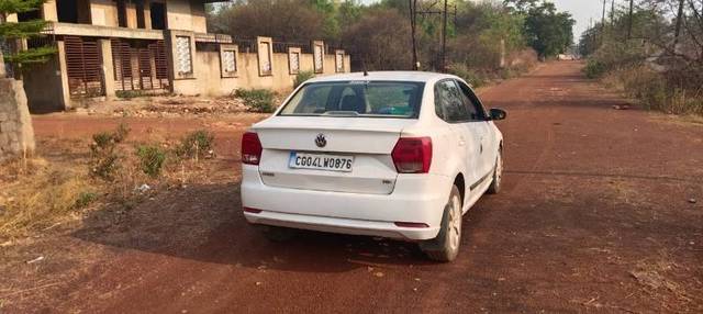 https://images10.gaadi.com/usedgaadi-sellcar/UsedCar/e5abe5b8a/895b54f8-a611-4d37-bd0f-5eb15dd8fb74.jpg?imwidth=6402