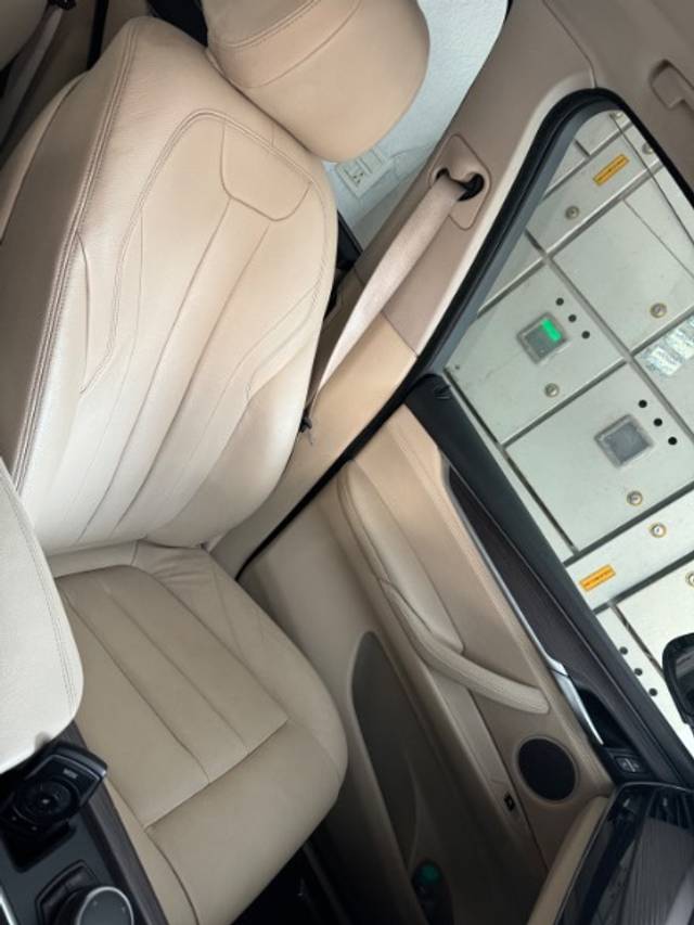 https://images10.gaadi.com/usedgaadi-sellcar/UsedCar/e5ac0e0ca/28a764ea-2d89-4e62-963f-95aea292fa57.jpeg?imwidth=6400