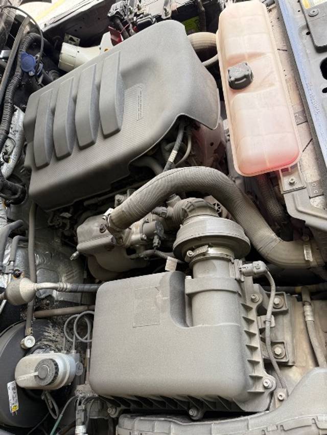 https://images10.gaadi.com/usedgaadi-sellcar/UsedCar/e5ac0f6aa/f71a154f-7937-4bc1-921c-5d58f035041e.jpeg?imwidth=6401