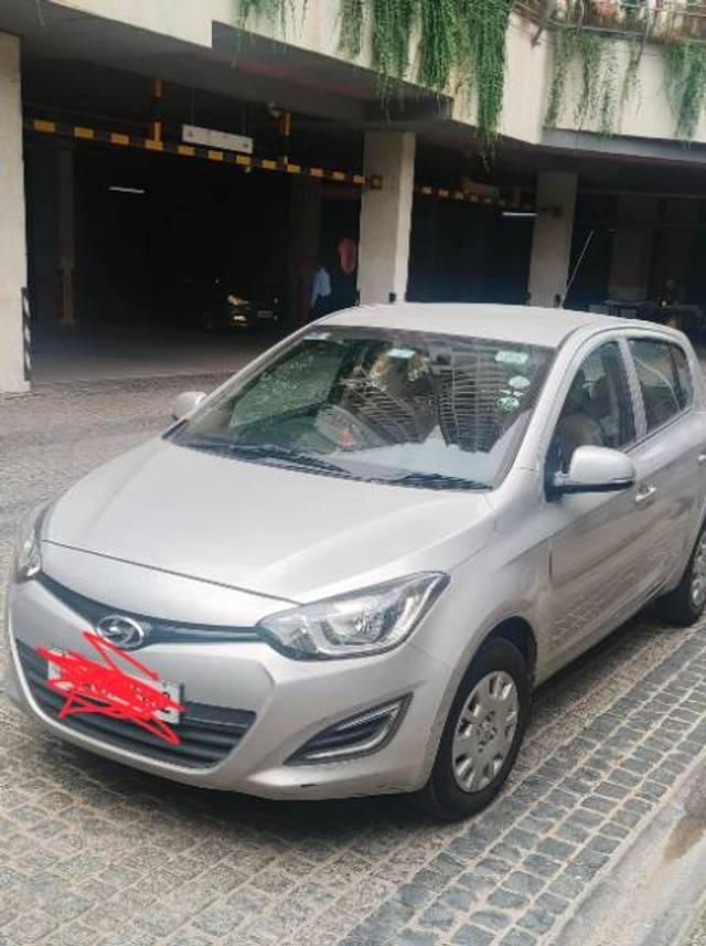 https://images10.gaadi.com/usedgaadi-sellcar/UsedCar/e5ac1b86a/ef2a8fc3-a0ff-40ab-ad31-4290cc0a07fd.jpg?imwidth=6400