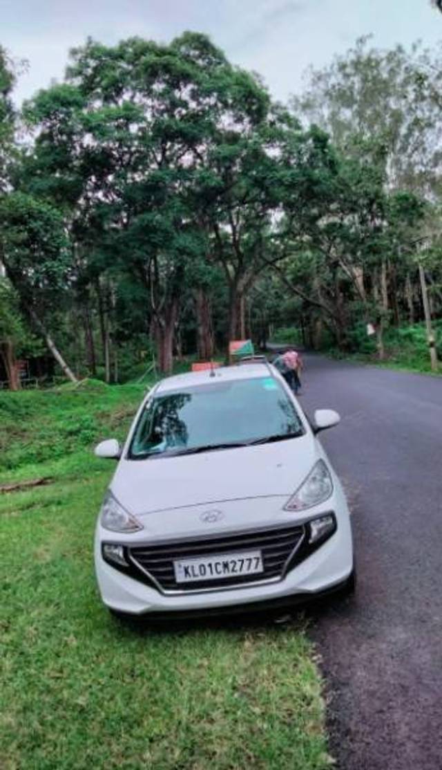 https://images10.gaadi.com/usedgaadi-sellcar/UsedCar/e5ac2910a/d3817dd0-5422-4653-b581-c725134ca63b.jpg?imwidth=6400