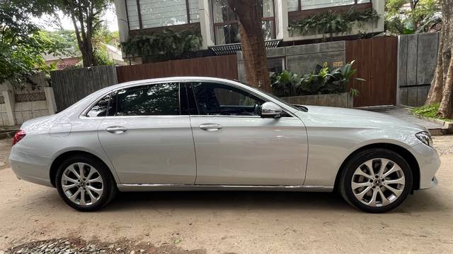 https://images10.gaadi.com/usedgaadi-sellcar/UsedCar/e5ac661da/7e94b1c1-4fe3-44d0-b6c9-ca1b4ad18be3.jpeg?imwidth=6402