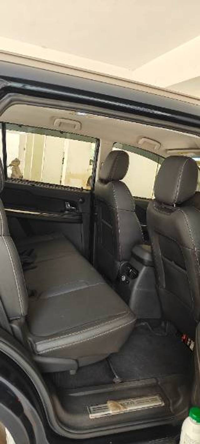 https://images10.gaadi.com/usedgaadi-sellcar/UsedCar/e5ac6edda/09d24fe3-3d5c-42de-83b7-c471f30ae9cf.jpg?imwidth=6400