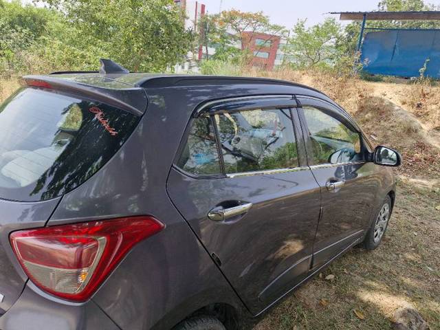 https://images10.gaadi.com/usedgaadi-sellcar/UsedCar/e5ac6f69a/87f74308-3b62-4388-afcd-4aa8a9c36981.jpg?imwidth=6401