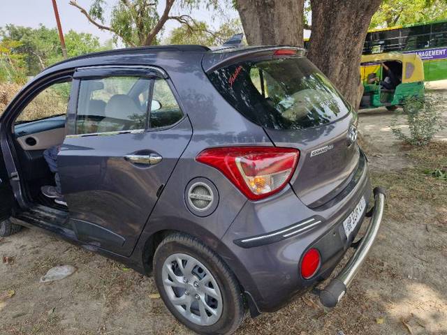 https://images10.gaadi.com/usedgaadi-sellcar/UsedCar/e5ac6f69a/fc7c7fea-4294-4f0a-b83f-152bf65ba562.jpg?imwidth=6402