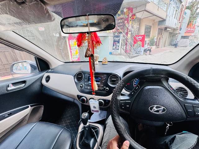 https://images10.gaadi.com/usedgaadi-sellcar/UsedCar/e5ac74a9a/0fcda5f7-4f94-4ed6-98bb-7fb118fc482b.jpeg?imwidth=6402