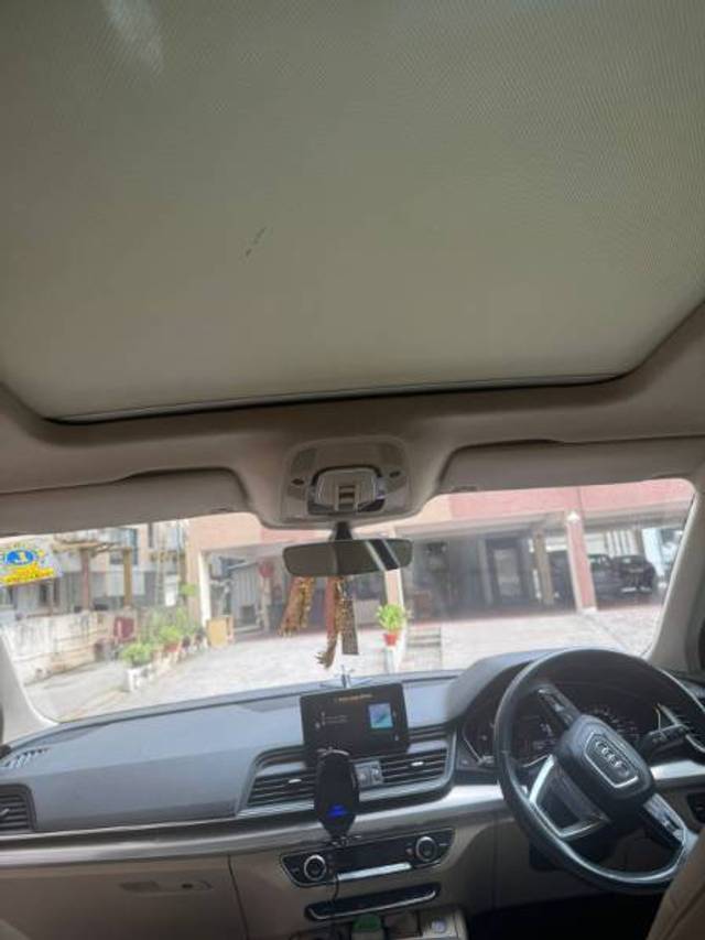 https://images10.gaadi.com/usedgaadi-sellcar/UsedCar/e5acaab3a/5bda2014-f49a-4675-9012-5d37500da32e.jpg?imwidth=6402