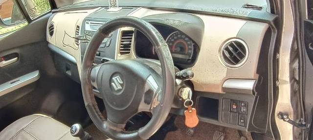 https://images10.gaadi.com/usedgaadi-sellcar/UsedCar/e5acb665a/405dadf8-f494-4f61-a98a-2bcc0a95acc0.jpg?imwidth=6402