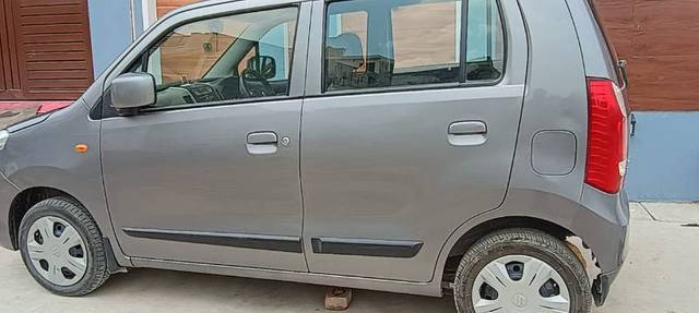 https://images10.gaadi.com/usedgaadi-sellcar/UsedCar/e5acb665a/87a43357-b58b-48c0-af86-01bd7d4b3d3f.jpg?imwidth=6401