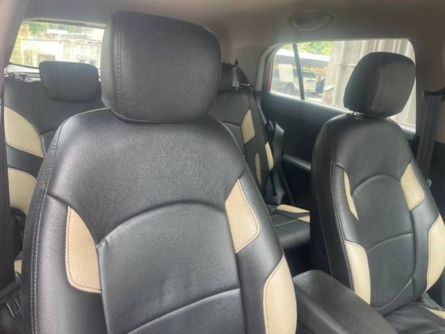 https://images10.gaadi.com/usedgaadi-sellcar/UsedCar/e5acbf25a/f7fcfcb6-b16f-4032-8d5a-fc4762a1cf04.jpg?imwidth=6402