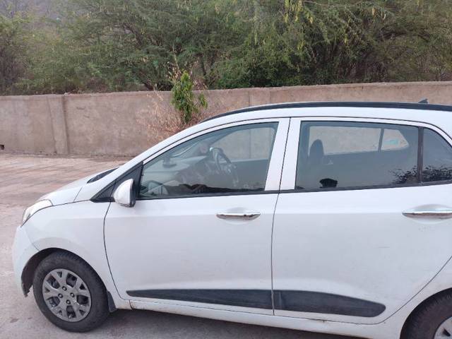 https://images10.gaadi.com/usedgaadi-sellcar/UsedCar/e5ad1ea5a/cc0b76a3-dc0b-4fa3-a234-a497c638befe.jpg?imwidth=6400
