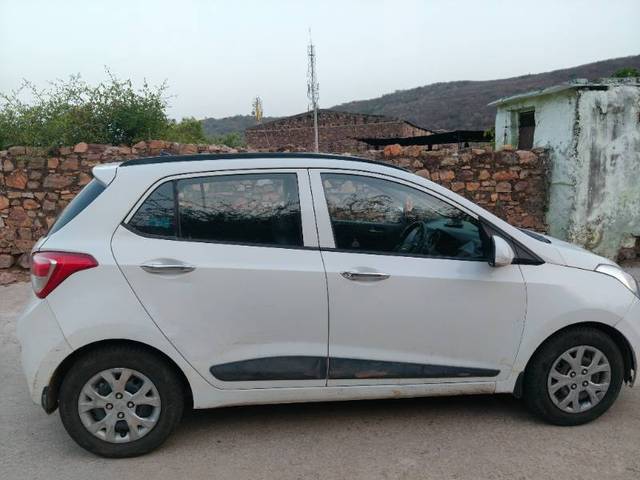 https://images10.gaadi.com/usedgaadi-sellcar/UsedCar/e5ad1ea5a/fb92177f-37f6-44f2-8943-328d2cc27cd8.jpg?imwidth=6401