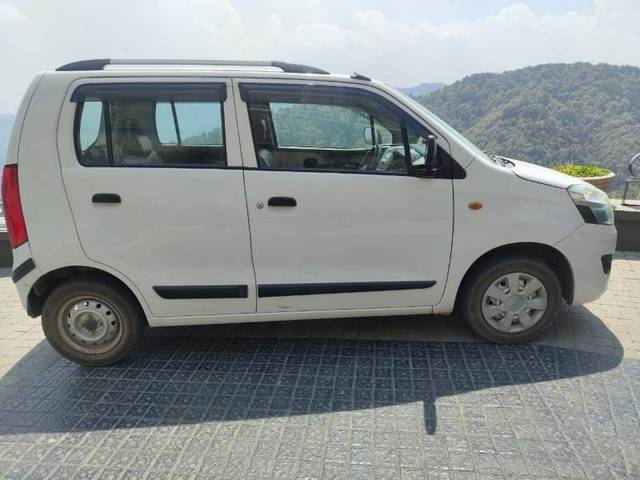 https://images10.gaadi.com/usedgaadi-sellcar/UsedCar/e5ad45f2a/117f50ef-ce02-4161-a970-a13df5673733.jpg?imwidth=6401