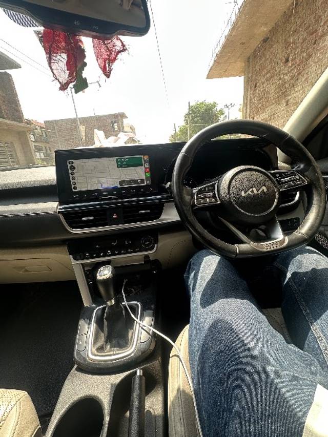https://images10.gaadi.com/usedgaadi-sellcar/UsedCar/e5ad7634a/ad5c18fc-7b93-4e15-b309-0169797604a8.jpeg?imwidth=6401