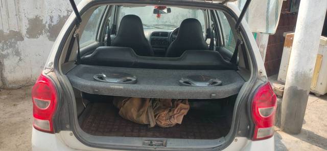 https://images10.gaadi.com/usedgaadi-sellcar/UsedCar/e5adbec9a/eb5a69e1-d4f4-44d5-8b15-e9005a11e8de.jpg?imwidth=6401