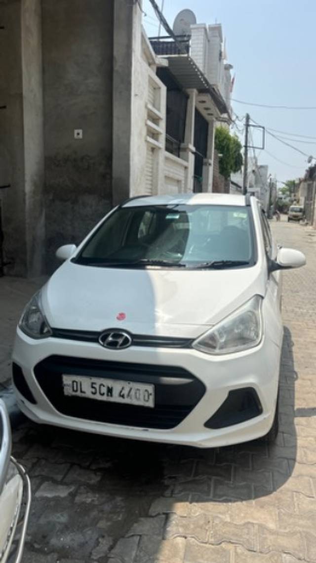 https://images10.gaadi.com/usedgaadi-sellcar/UsedCar/e5adf250a/38193535-a8a5-43bc-aff7-13e5e7bb12c4.jpeg?imwidth=6400
