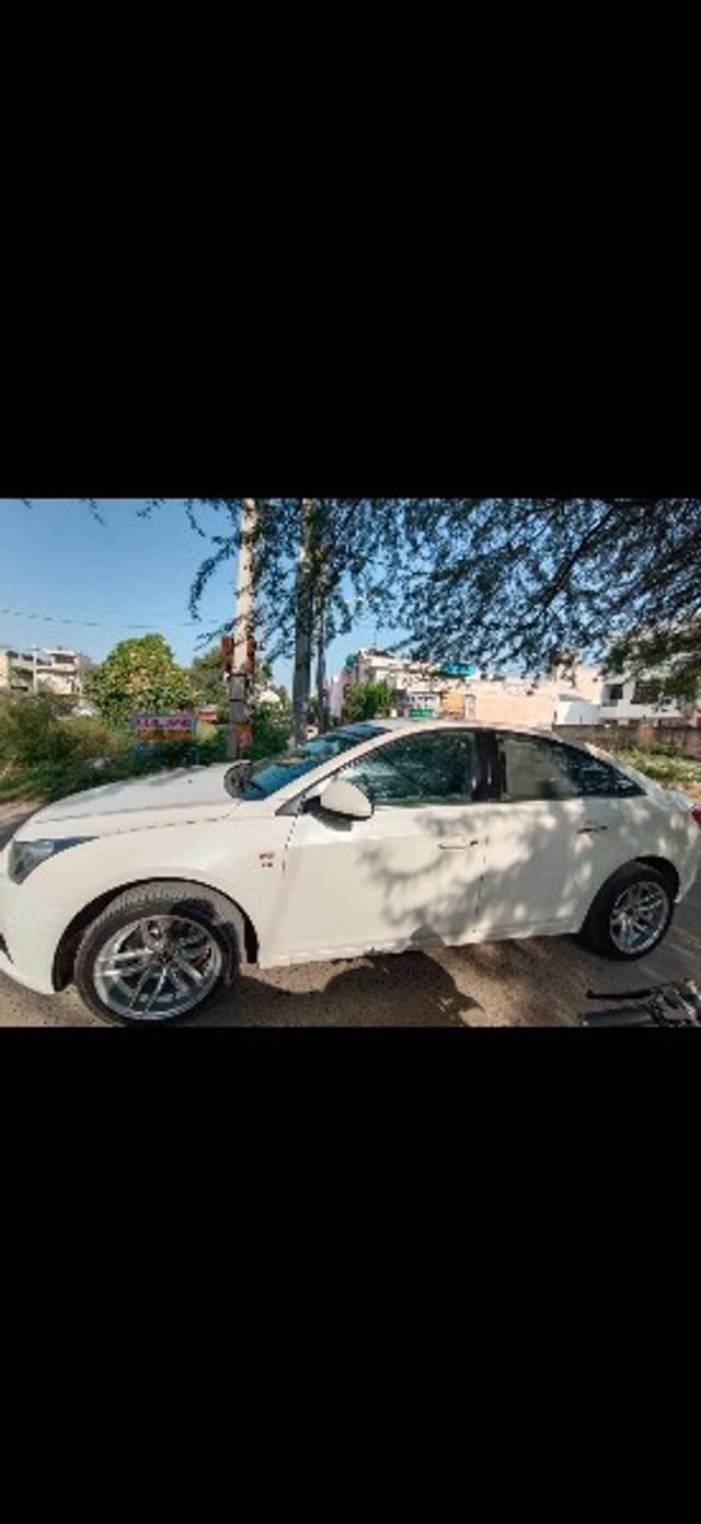 https://images10.gaadi.com/usedgaadi-sellcar/UsedCar/e5adf286a/2b4d9ce5-1a09-4637-bb8b-301ab889b297.png?imwidth=6402
