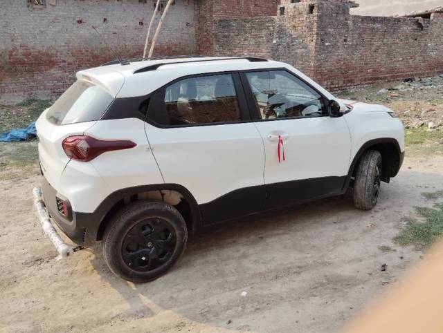 https://images10.gaadi.com/usedgaadi-sellcar/UsedCar/e5adf676a/c7b4df8a-cff0-4c84-8dc4-ddcc69dded9c.jpg?imwidth=6402
