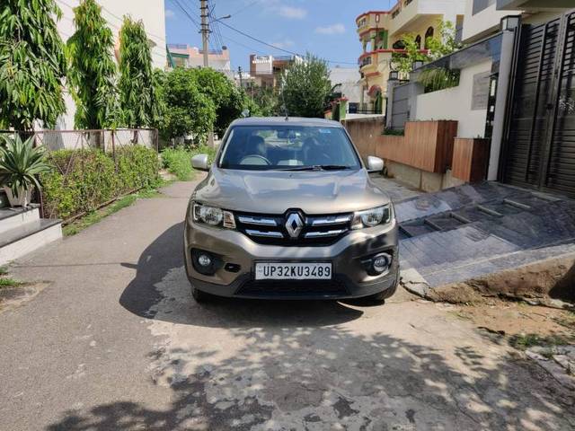 https://images10.gaadi.com/usedgaadi-sellcar/UsedCar/e5ae5438-41f8-44fe-9e9e-1517e686eaa4/cbc9eab1-93ed-4e8e-aabf-eb8485347f54.jpg?imwidth=6400