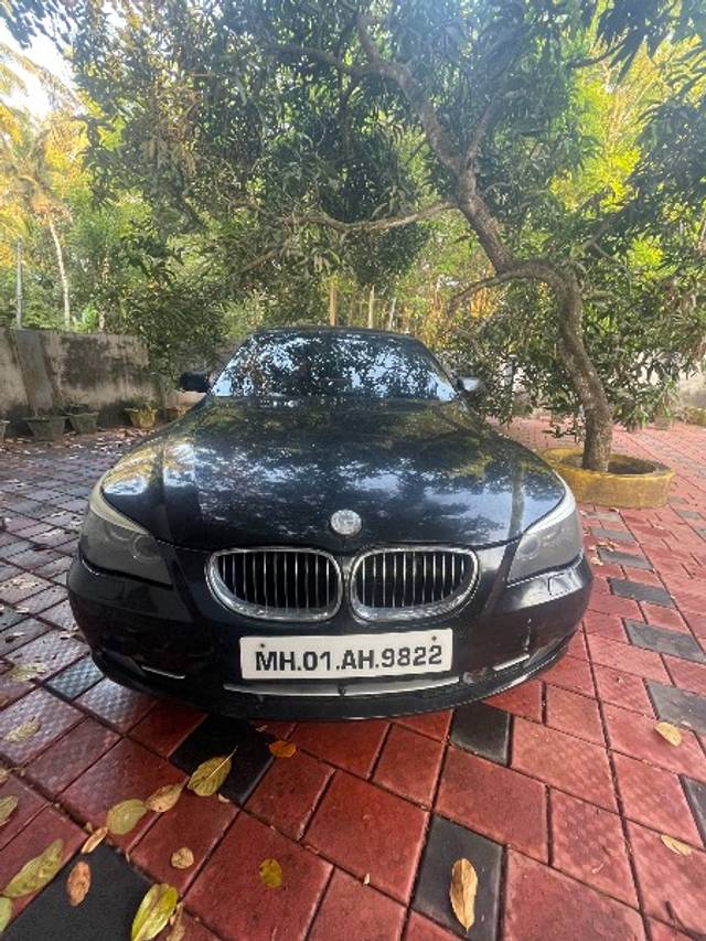 https://images10.gaadi.com/usedgaadi-sellcar/UsedCar/e5ae5aa2a/1493b747-12e4-4b92-91ee-b9f35f52a71b.jpeg?imwidth=6400