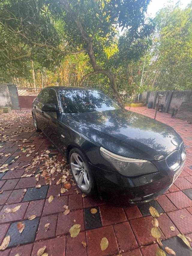 https://images10.gaadi.com/usedgaadi-sellcar/UsedCar/e5ae5aa2a/c9294625-6adb-482b-9228-0d8190d02a7c.jpeg?imwidth=6401