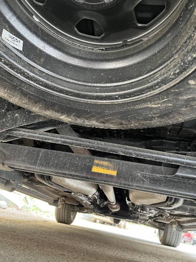 https://images10.gaadi.com/usedgaadi-sellcar/UsedCar/e5ae65e7a/a0858ec7-f607-4484-839e-e2d19678f877.jpeg?imwidth=6402
