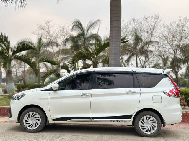 https://images10.gaadi.com/usedgaadi-sellcar/UsedCar/e5aea341a/a7419552-276b-4772-8dc1-5cf3dbb39b5b.jpg?imwidth=6400